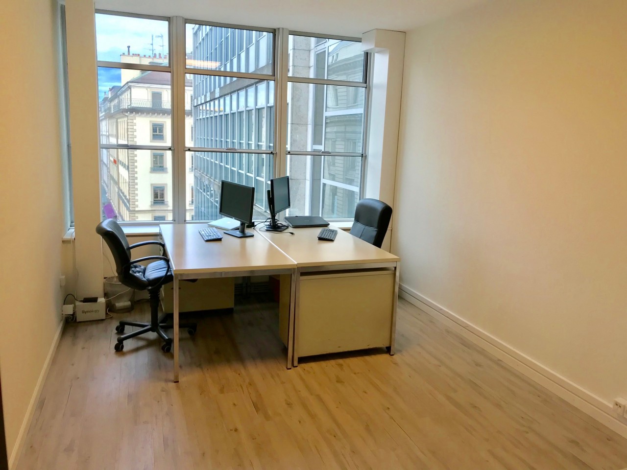 Bureau Ferme 1201 Geneve Chf 1 250 00 19 M2 Bmyb Ch